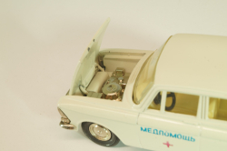 Москвич-412 А2, Медпомощь, белый, капот 2 зажима, Тантал/Радон 1:43