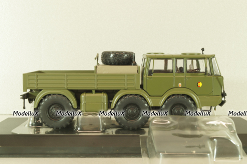 Tatra 813 6x6 1968 NVA army green olive, TRU041.22, IXO 1:43