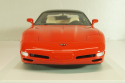 Chevrolet Corvette (C5) Coupe 1999, red, 21001, UT Models 1:18