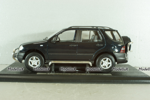 Mercedes-Benz ML 320 (W163) 1997, dark green, B66005244, Maisto 1:18