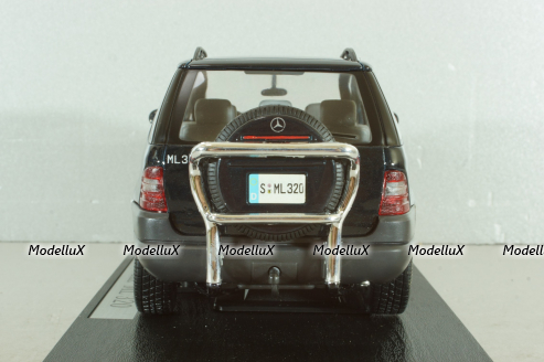 Mercedes-Benz ML 320 (W163) 1997, dark green, B66005244, Maisto 1:18