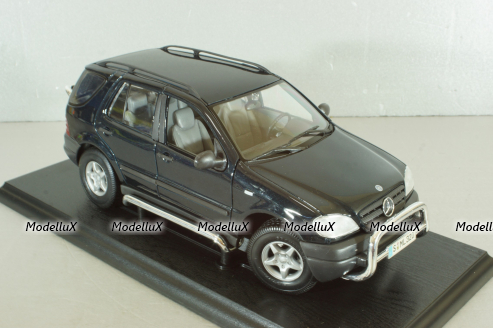 Mercedes-Benz ML 320 (W163) 1997, dark green, B66005244, Maisto 1:18