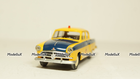 К-701, Кировец, голубой/белый, з-д Двигатель 1:43  