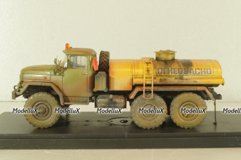 АТЗ 4,4 бензовоз на шасси Зил-131, со следами эксплуатации, Model43 1:43