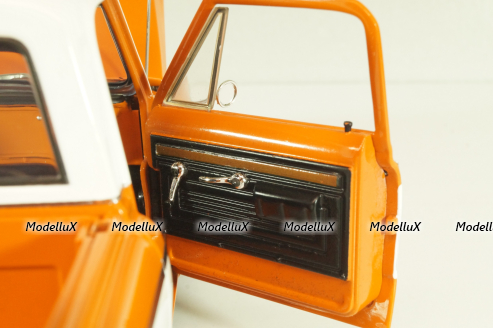 Chevrolet C-10 Custom LS Powered, red/white, L.E 450 pcs, A1807221, ACME 1:18