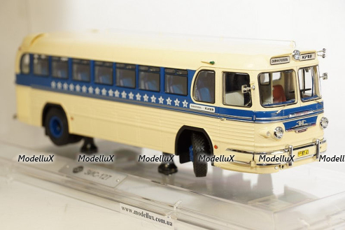 Triumph 3rd-Set: sport Triumph Collection, RHD, each 1x Spitfire, TR6 and stay, Vanguards 1:43
