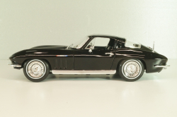 Chevrolet Corvette (C2) 1965, black, 31640, Maisto 1:18