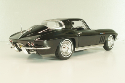 Chevrolet Corvette (C2) 1965, black, 31640, Maisto 1:18