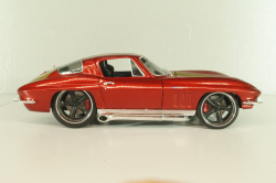 Chevrolet Corvette (C2) 1965 red, 31100, Maisto 1:18
