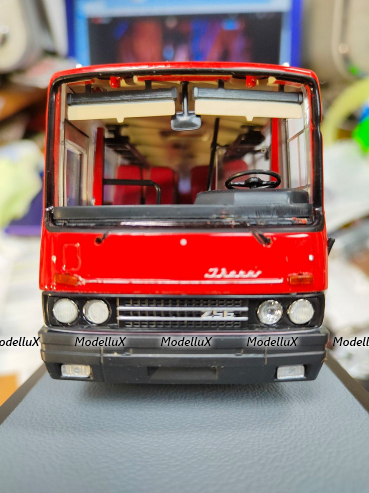ИКАРУС 256.54 красно-белый, DEMPRICE 1:43 Уценка!