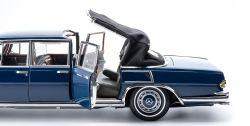 Mercedes 600 Pullman (W100) Landaulet with functional softtop, CMC 1:18